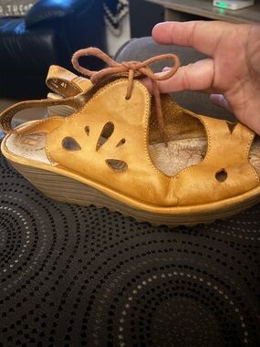 Fly London Yend sandals